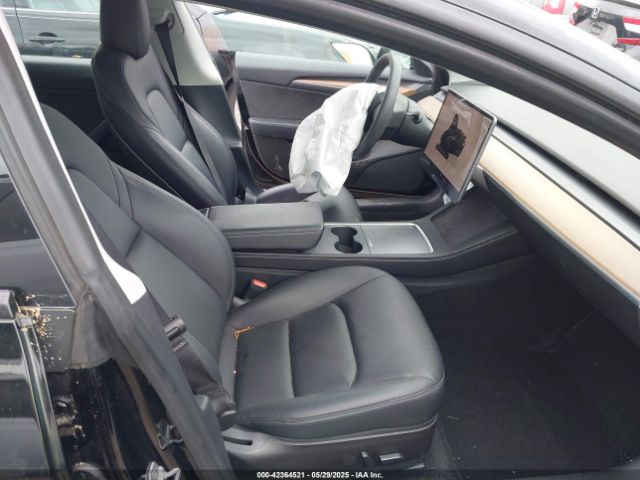 5YJ3E1EB7NF165647 Tesla 2022