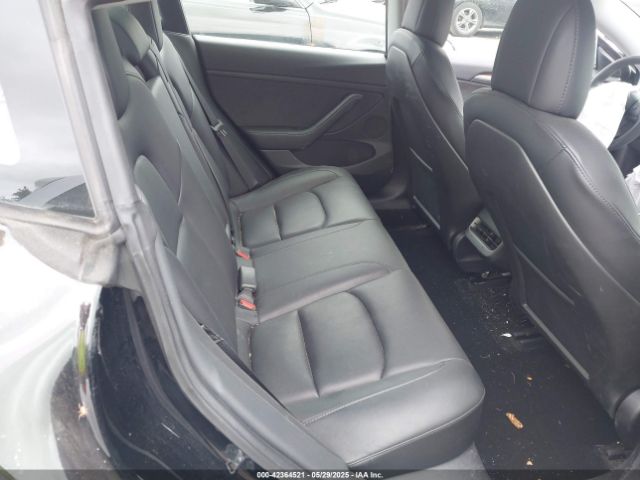 5YJ3E1EB7NF165647 Tesla 2022