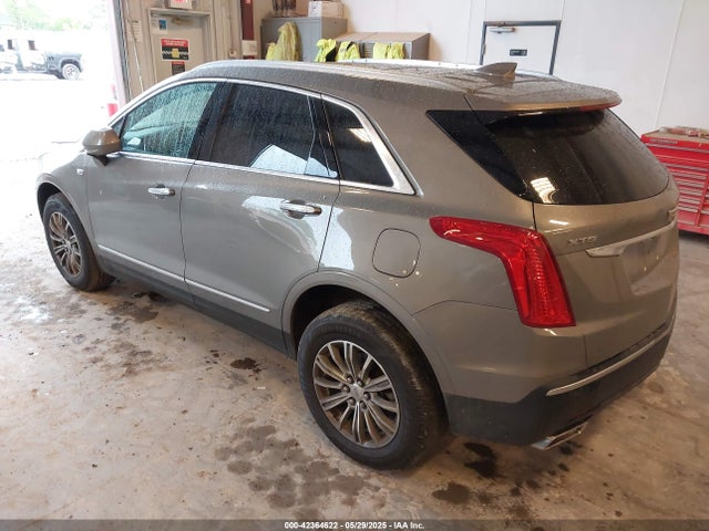 2018 CADILLAC XT5 1GYKNCRS0JZ127774 Photo 2