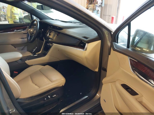 2018 CADILLAC XT5 1GYKNCRS0JZ127774 Photo 4