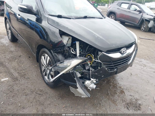 KM8JUCAG8FU056710 Hyundai Tucson Limited