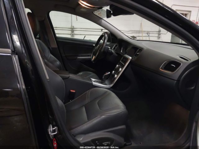 2018 VOLVO S60 YV140MTL3J2451695 Photo 4