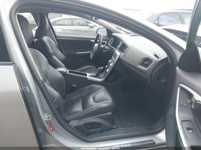 2018 VOLVO S60 YV140MTL8J2460375 Photo 4