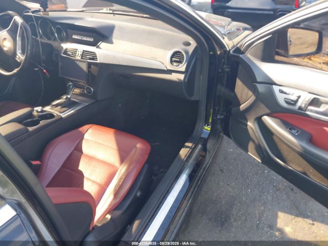 2013 MERCEDES-BENZ C 250 WDDGJ4HB1DF990996 Photo 4