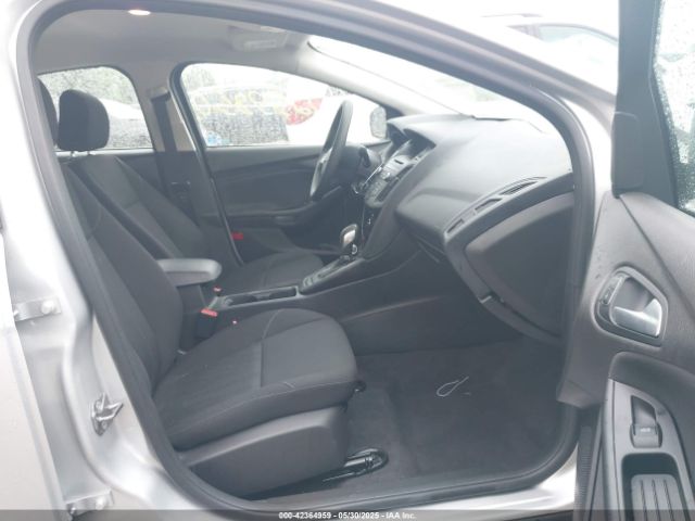 2017 FORD FOCUS 1FADP3F2XHL320241 Photo 4