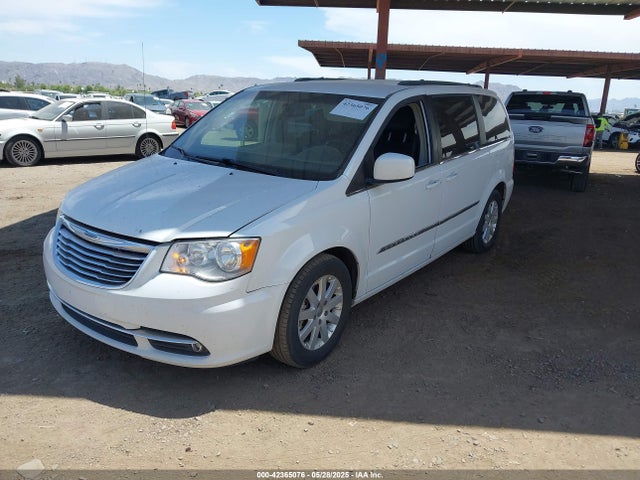 Chrysler Town & Country Touring 2016 2C4RC1BG4GR282853 Image 2