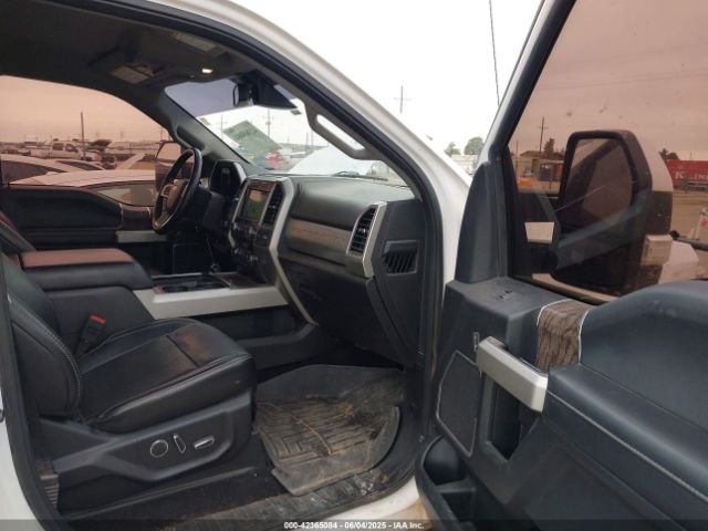 1FT7W2BTXKED26149 Ford F-250 Lariat