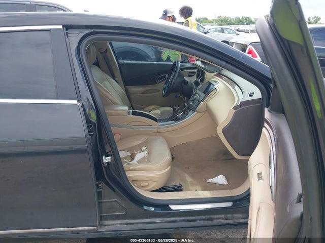 42365133 :رقم المزاد ، 1G4GE5ED8BF202850 vin ، 2011 Buick Lacrosse Cxs مزاد بيع