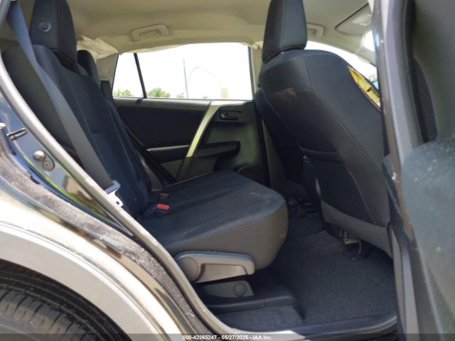 2T3ZFREV9FW231580 Toyota RAV4 LE