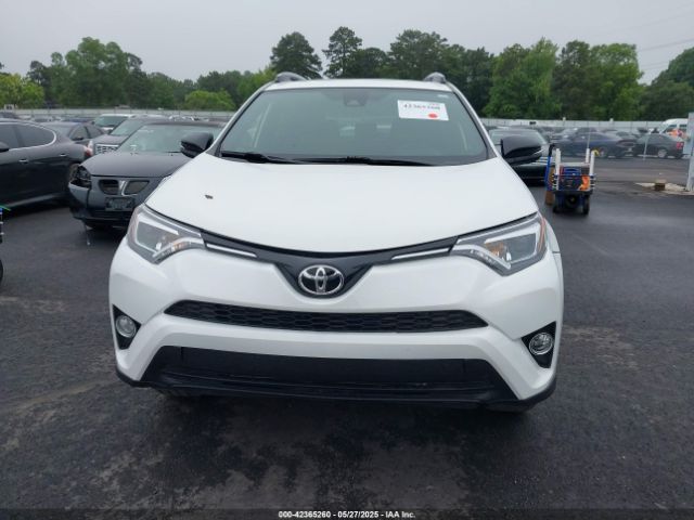 JTMJFREV6HD206035 Toyota RAV4 SE