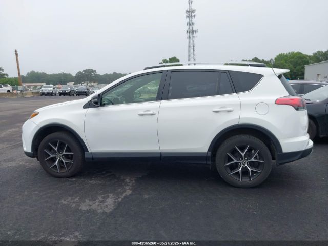 JTMJFREV6HD206035 Toyota RAV4 SE