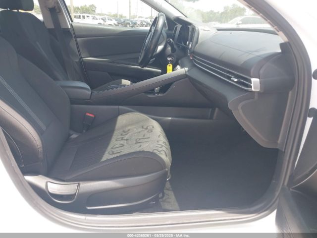 5NPLL4AG2MH014921 Hyundai ELANTRA SE