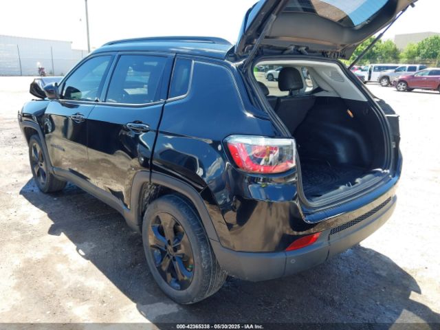2019 JEEP COMPASS 3C4NJDBB7KT723889 Photo 2