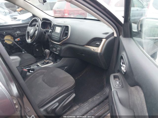 1C4PJMCS1FW512422 Jeep Cherokee Latitude
