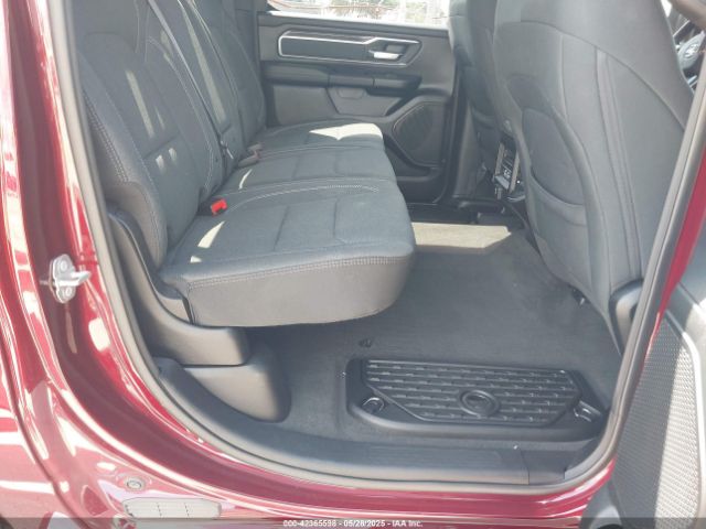 2021 RAM 1500 1C6SRFFT6MN533571 Photo 7