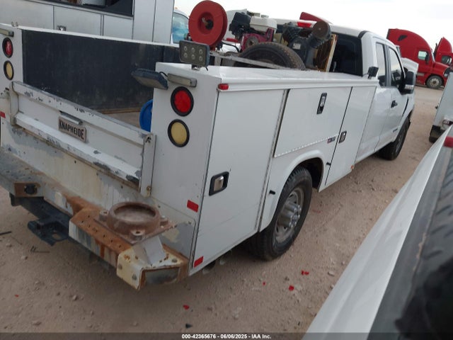 Ford F-350 Chassis Xl 2018 1FD7X3ET2JEB85473 Image 4