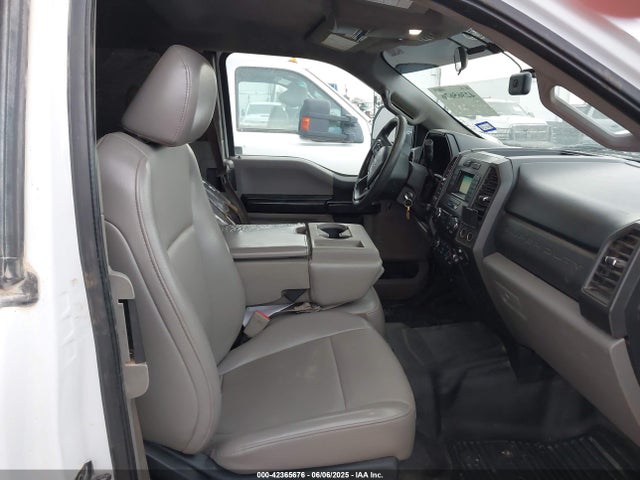 Ford F-350 Chassis Xl 2018 1FD7X3ET2JEB85473 Image 5