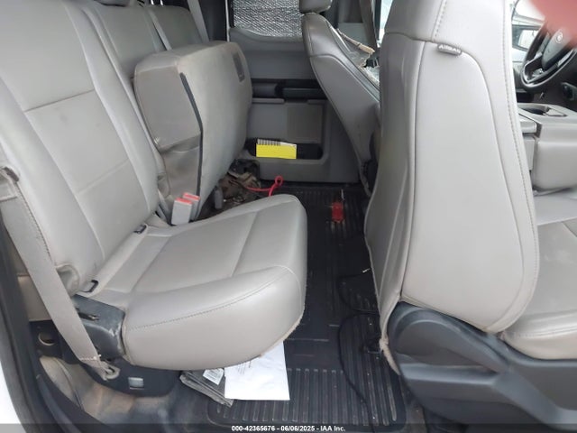 Ford F-350 Chassis Xl 2018 1FD7X3ET2JEB85473 Image 8