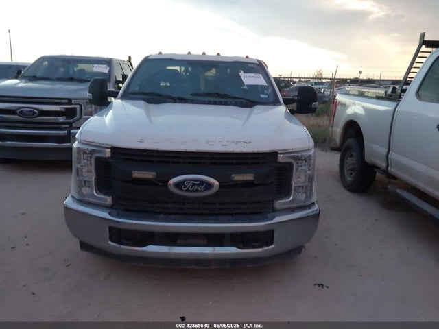 Ford F-350 Chassis Xl 2017 1FD7X3ET5HEE29322 Image 11