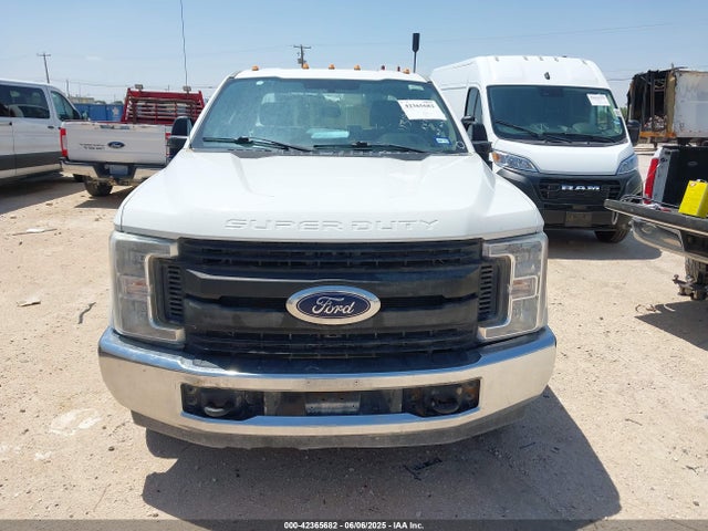 Ford F-350 Chassis Xl 2019 1FD7X3ET2KEF23228 Image 11