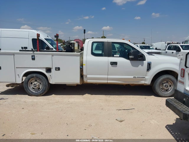 Ford F-350 Chassis Xl 2019 1FD7X3ET2KEF23228 Image 12