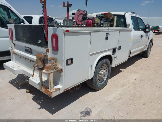 Ford F-350 Chassis Xl 2019 1FD7X3ET2KEF23228 Image 4
