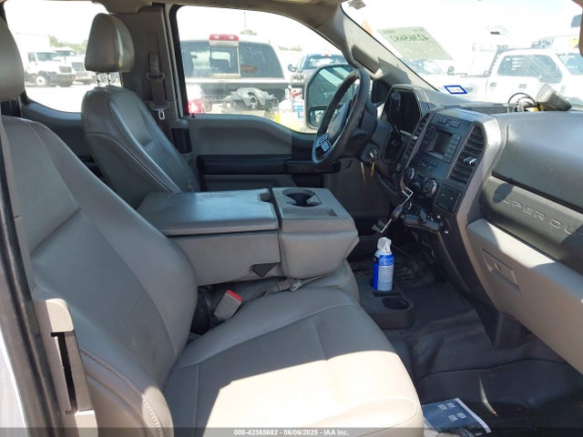 Ford F-350 Chassis Xl 2019 1FD7X3ET2KEF23228 Image 5