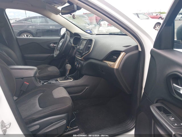 1C4PJLAB3EW228379 Jeep Cherokee