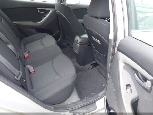 KMHDH4AE5FU231047 Hyundai ELANTRA SE