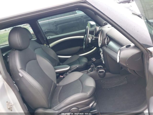 2010 MINI COOPER S CLUBMAN WMWMM3C57ATP94023 Photo 4