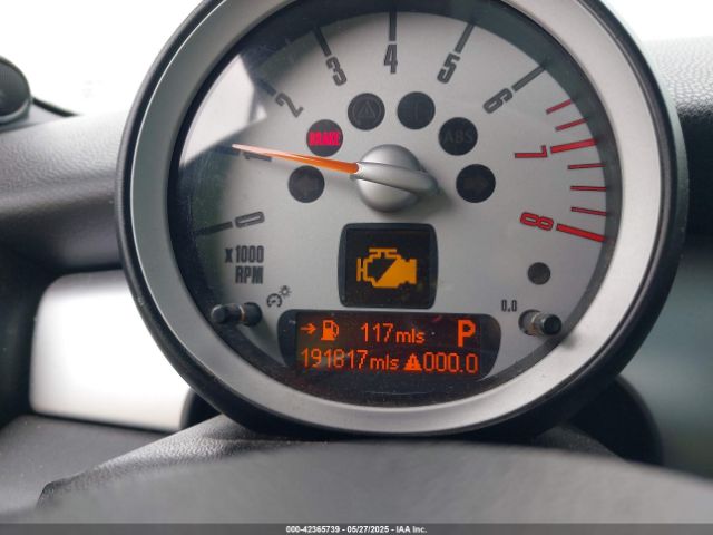 2010 MINI COOPER S CLUBMAN WMWMM3C57ATP94023 Photo 6