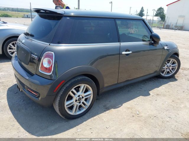 2011 MINI COOPER S WMWSV3C56BTY11965 Photo 3