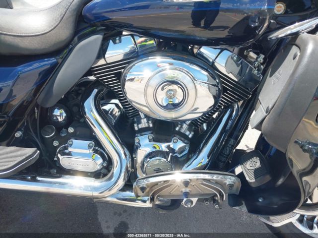 2012 HARLEY-DAVIDSON FLHTK 1HD1KEM12CB602775 Photo 7