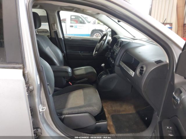 1C4NJCBA9GD621962 Jeep Compass Sport