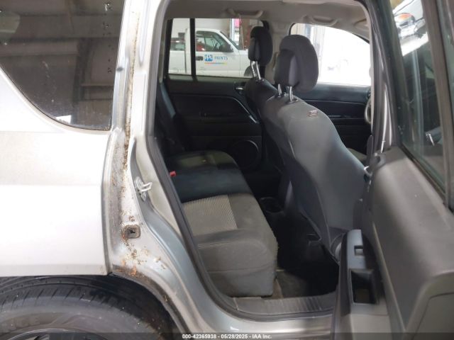 1C4NJCBA9GD621962 Jeep Compass Sport