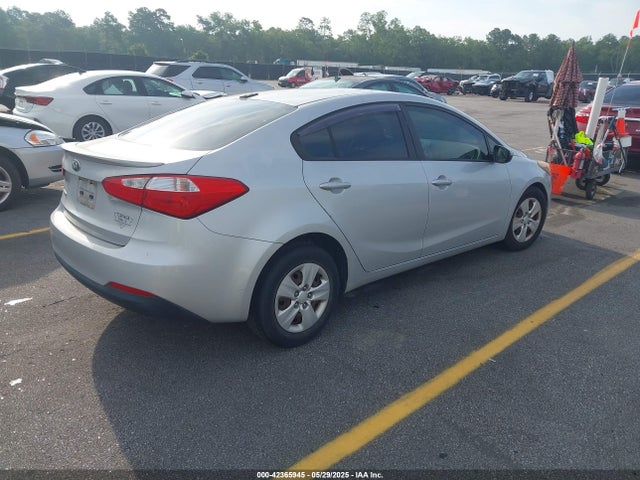 KIA FORTE LX 2015 KNAFX4A67F5370547 Image 4