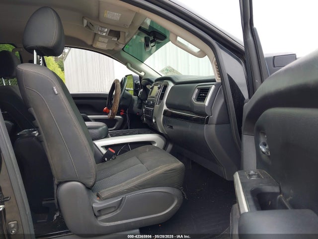 1N6BA1F40HN508275 Nissan 2017