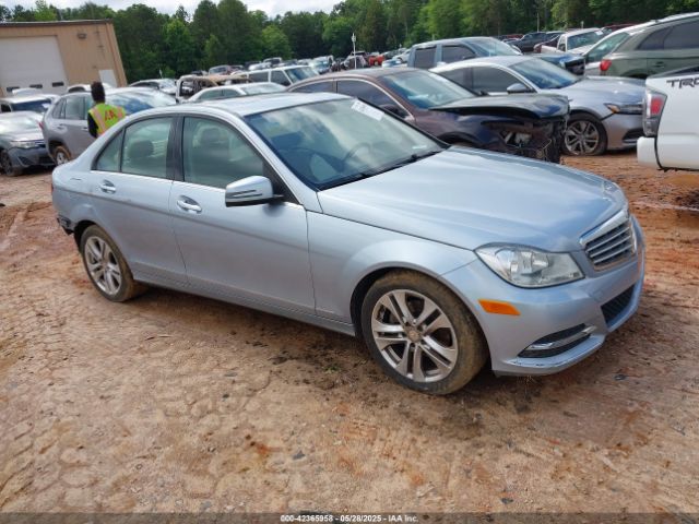 2013 MERCEDES-BENZ C 250 WDDGF4HB1DR241759