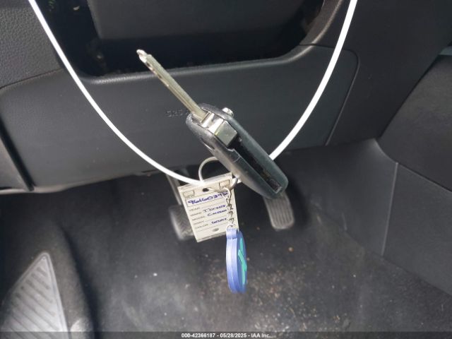 5YFEPMAE1MP219953 Toyota COROLLA LE