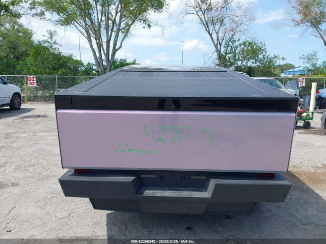 7G2CEHED2RA050870 Tesla Cybertruck