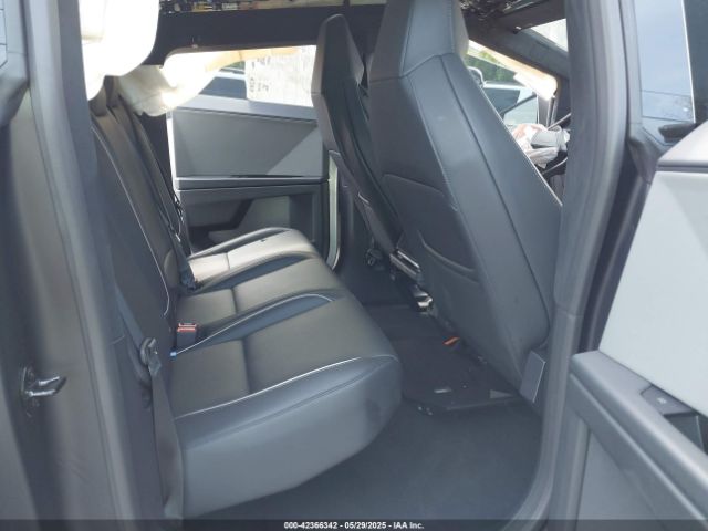 7G2CEHED2RA050870 Tesla Cybertruck