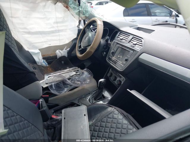 2020 VOLKSWAGEN TIGUAN 3VV1B7AX2LM143439 Photo 4