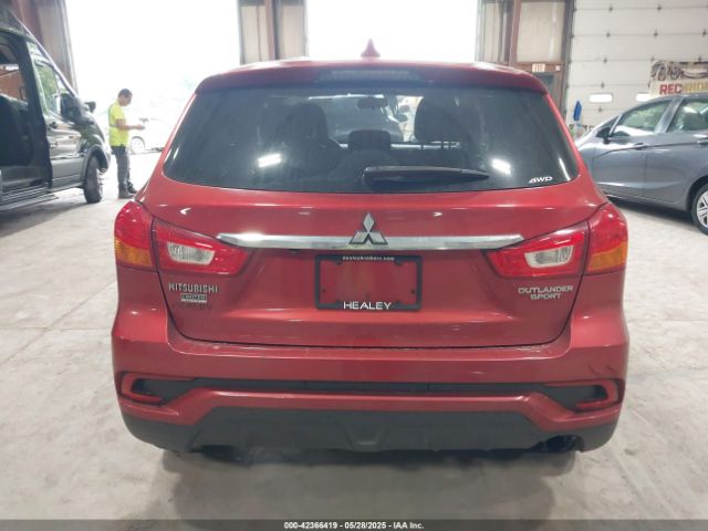 JA4AR3AUXJU007121 Mitsubishi Outlander Sport 2.0 Le