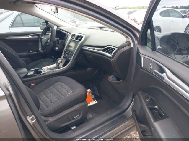 3FA6P0HD0GR327219 Ford FUSION SE