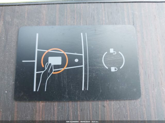 2024 TESLA MODEL X 7SAXCBE53RF459353 Photo 10
