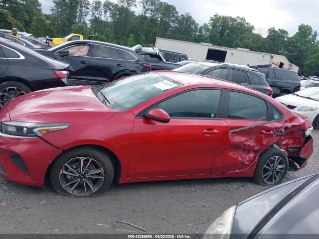 3KPF24AD8PE582105 KIA Forte Lxs