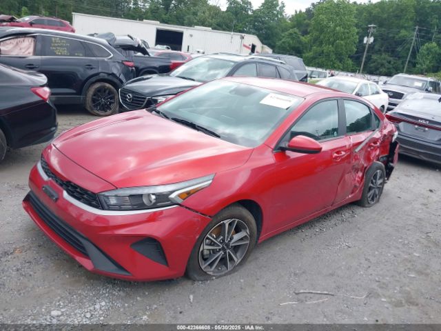 3KPF24AD8PE582105 KIA Forte Lxs