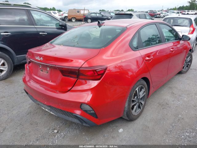 3KPF24AD8PE582105 KIA Forte Lxs