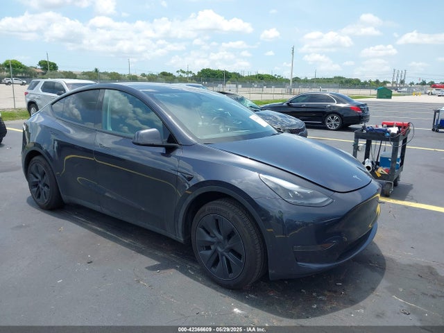 2025 TESLA MODEL Y 7SAYGDEDXSF259104 Photo 0