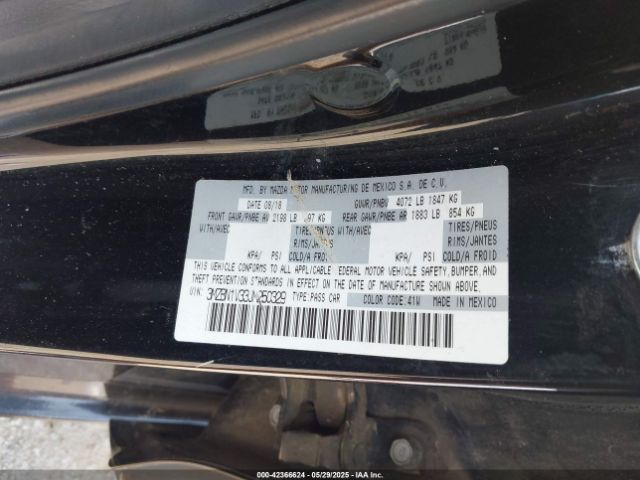 2018 MAZDA MAZDA3 3MZBN1V33JM250329 Photo 8